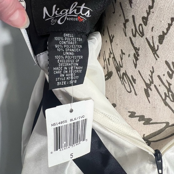 Teeze Me Juniors' Embroidered Halter Fit & Flare Dress size 5.  NEW with tag. - Picture 7 of 8